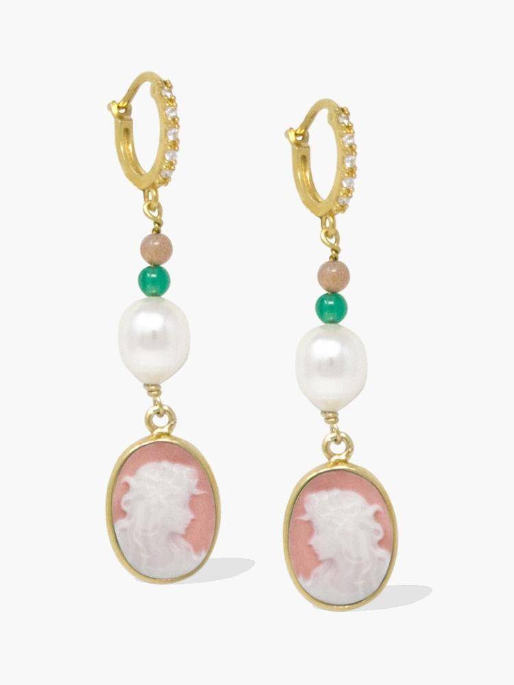 Boucles d'oreilles pendantes - Camée rose et perles - Image 1