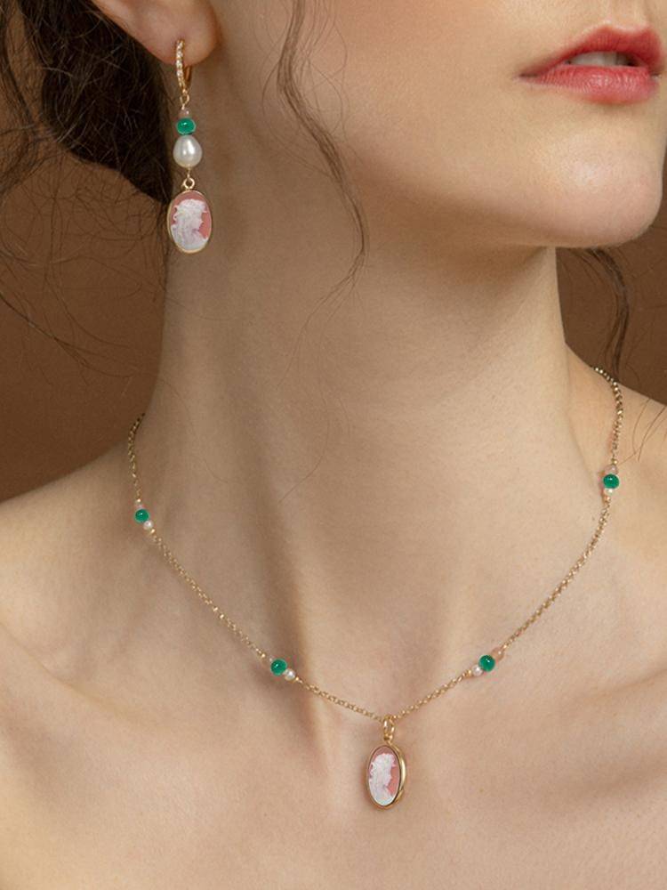 Pendentif Camée En Plaqué Or 18 Kt – Bijou Vintage Occasion – Pierre Gravée Jaune